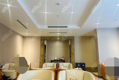 西安藝星整形醫(yī)院等候區(qū)
