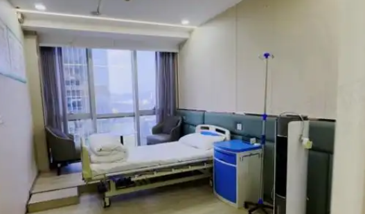 深圳張輝赫本鼻是否適合50歲女人