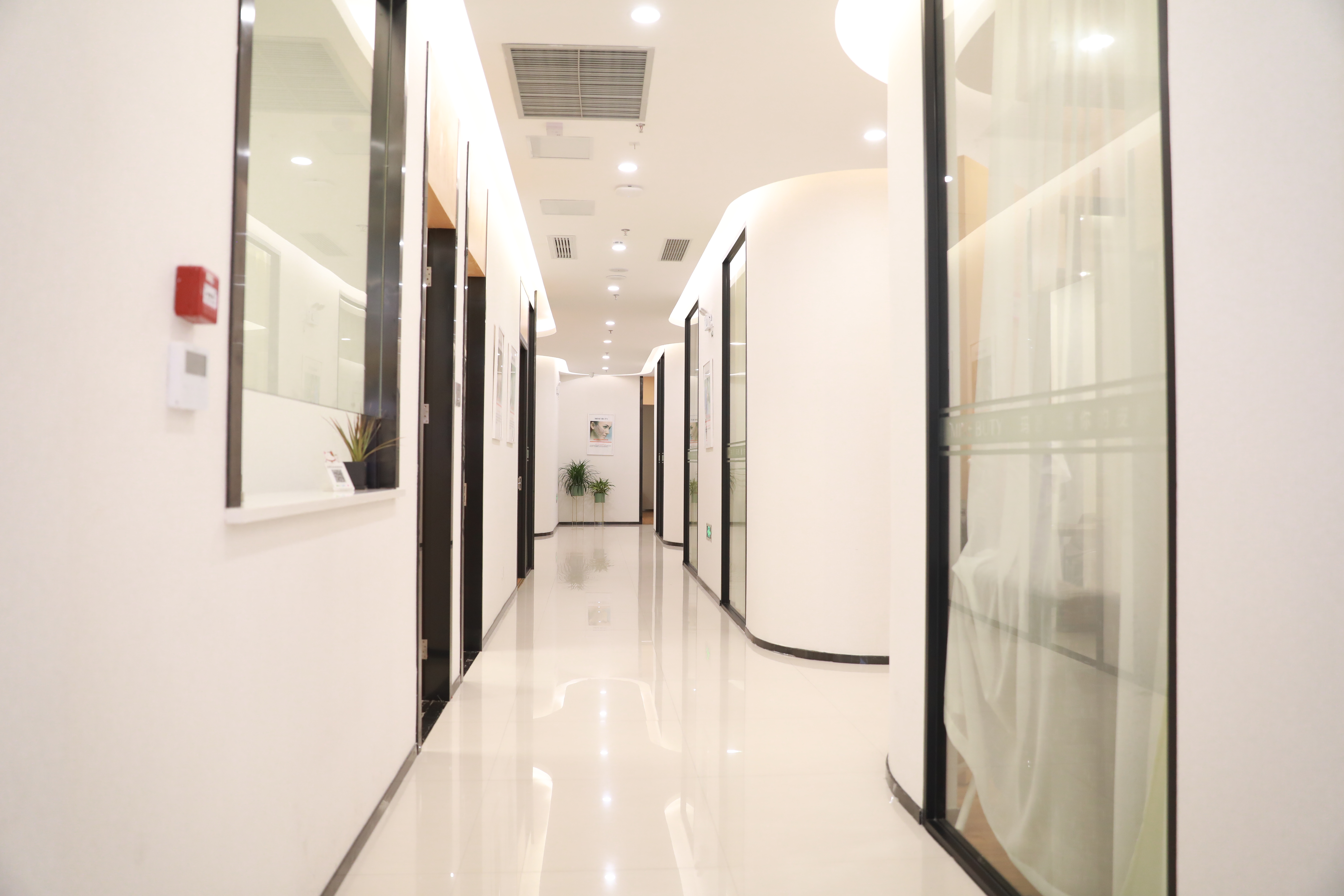 一、福州內(nèi)窺鏡除皺醫(yī)院哪家好——核心價(jià)格維度