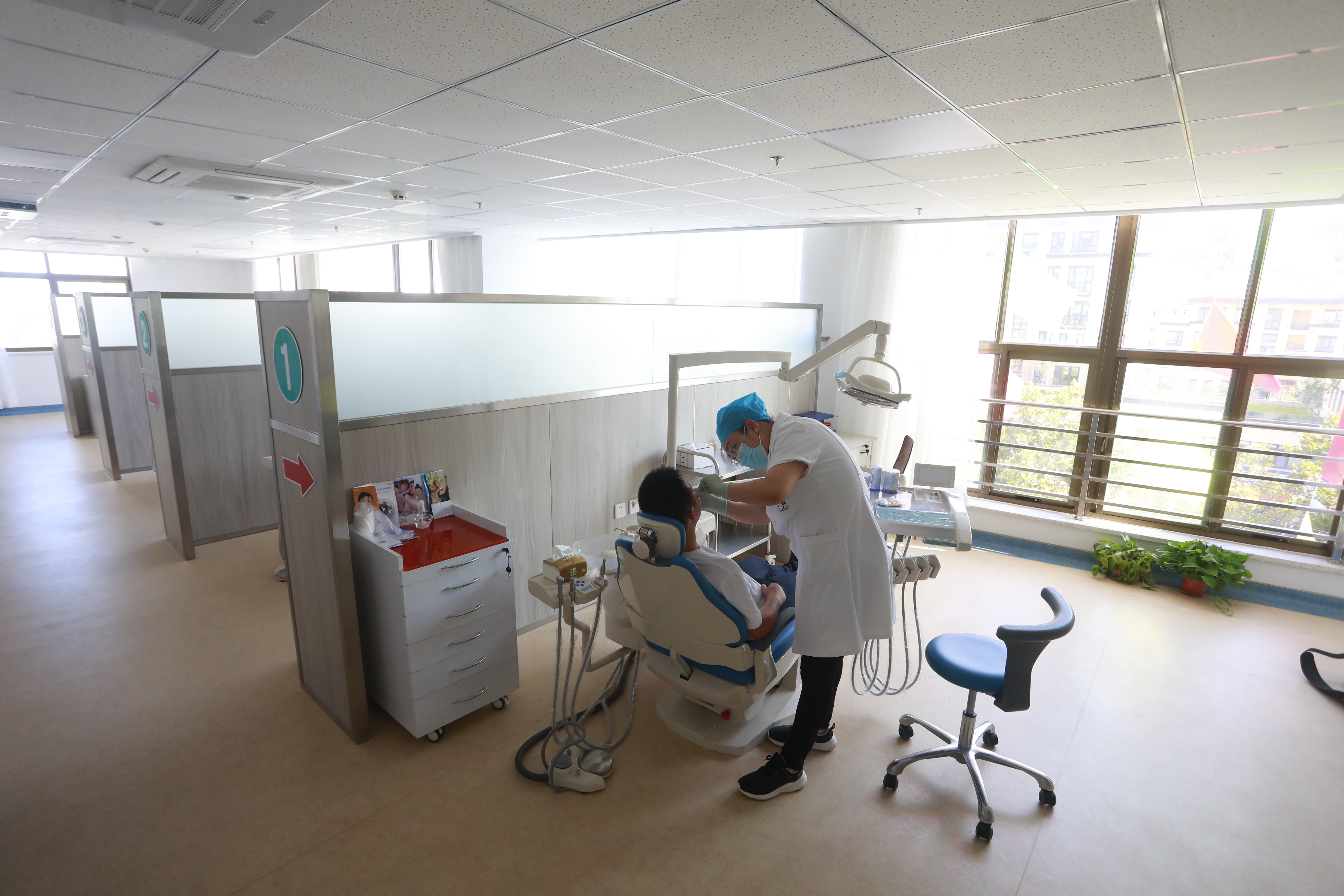 貴港佳士潔口腔的預(yù)約與乘車