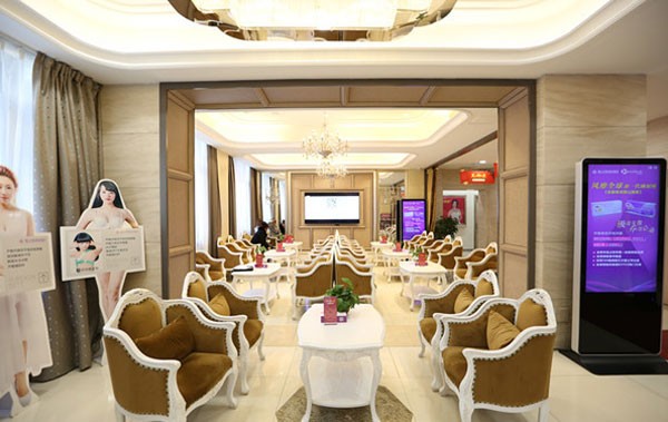 三、王洋醫(yī)生眼整形技術(shù)優(yōu)勢：微創(chuàng)精細，風格自然靈動