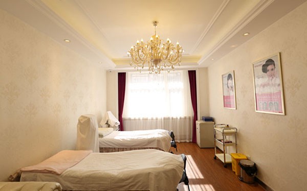 二、鞍山齊敏整形美容醫(yī)院王洋醫(yī)生擅長項目：穩(wěn)準塑形，兼顧美觀與實用