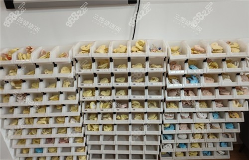 重慶松山整形醫(yī)院正頜手術(shù)牙模收集柜