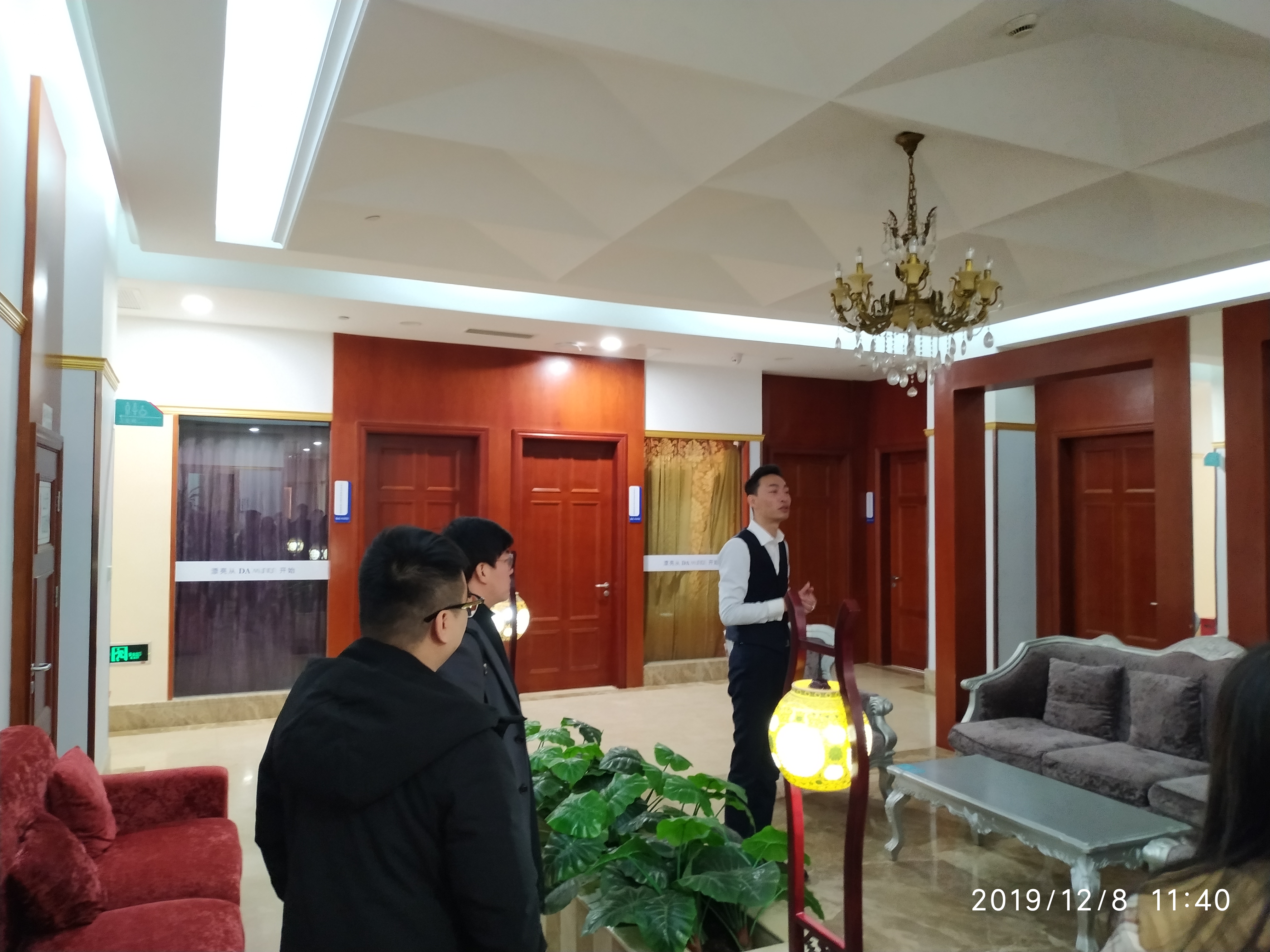 上海華美謝衛(wèi)國(guó)醫(yī)生隆胸排第幾？多平面假體植入術(shù)打造自然胸型獲患者好評(píng)