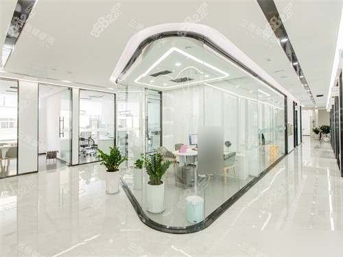 青島維樂口腔黃島總院診療區(qū)