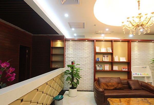 蘭溪華博仕口腔：專精的醫(yī)生團(tuán)隊