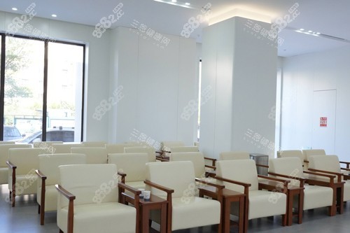 哈爾濱團圓口腔等候區(qū)圖