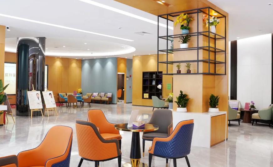 深圳港龍口腔值得去嗎？不是小診所！正規口腔資質齊全，種植牙終生質保，成效經得起時間考驗～