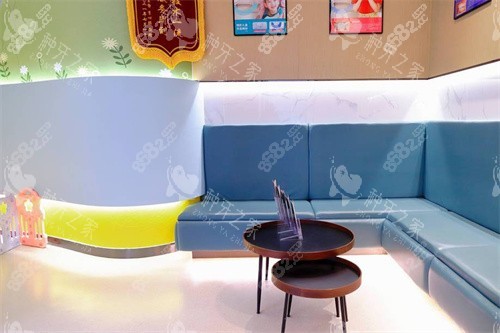 柳州中瑞口腔兒牙診區(qū)等候區(qū)