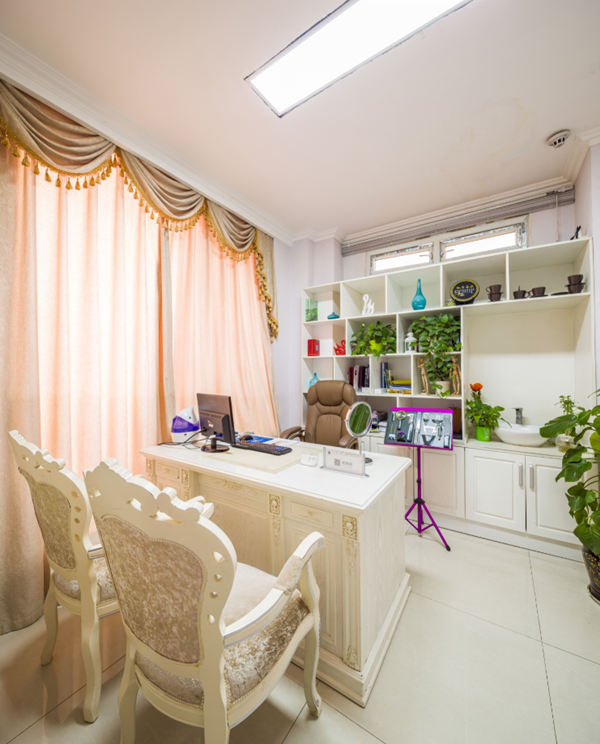 濟南去疤痕哪家醫(yī)院好？山東省千佛山醫(yī)院技術(shù)優(yōu)、服務(wù)全助你告別疤痕！www.sorencai.cn