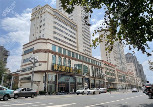 昆明韓辰整形做鼻子哪個醫(yī)生好？陳曦經(jīng)驗較老道，王德寧技術(shù)更新派