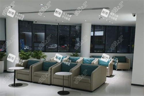 成都團(tuán)圓口腔高新院區(qū)候診區(qū)