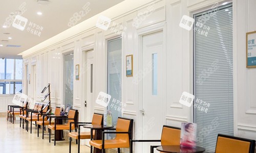 西安團(tuán)圓口腔診室外等位區(qū) 西安團(tuán)圓口腔診室外等位區(qū)