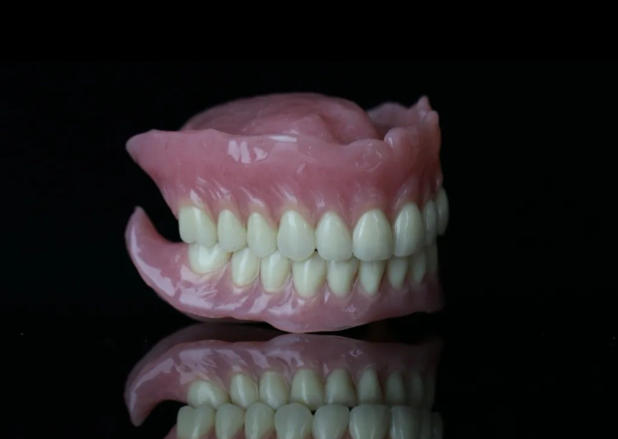 二、全口吸附義齒真實感受之缺點