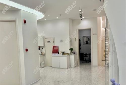 北京黃寺醫(yī)院內(nèi)部大廳環(huán)境