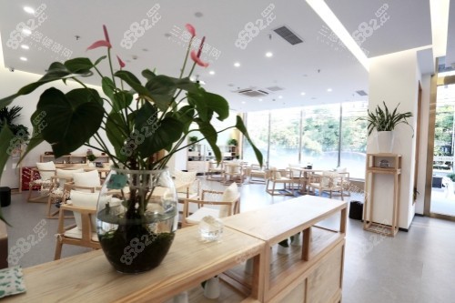 北京美度醫(yī)療美容醫(yī)院休息室