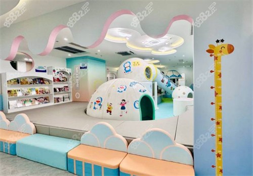 濟南可恩口腔兒童休息區(qū)環(huán)境圖
