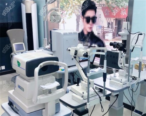 青島魯東眼科配光中心驗(yàn)光區(qū)環(huán)境圖 青島魯東眼科配光中心驗(yàn)光區(qū)環(huán)境圖