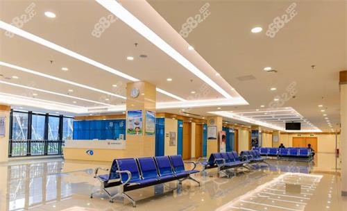 佛山華廈眼科醫(yī)院大廳休息區(qū)