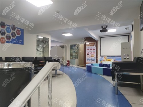 武漢優(yōu)益佳口腔大廳照片