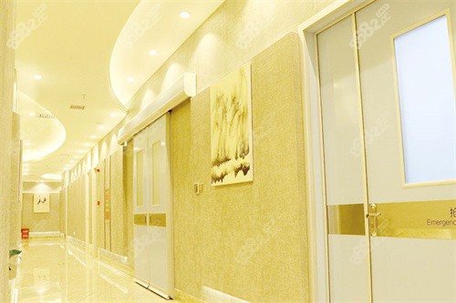 長沙鵬愛醫(yī)療美容手術(shù)室外