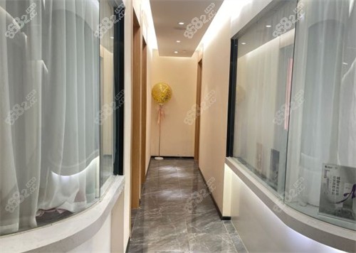 濰坊還幼整形走廊環(huán)境圖