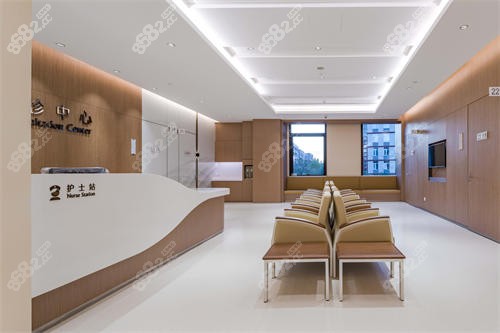 北京?，斄猪槼毖劭漆t(yī)院候診區(qū)