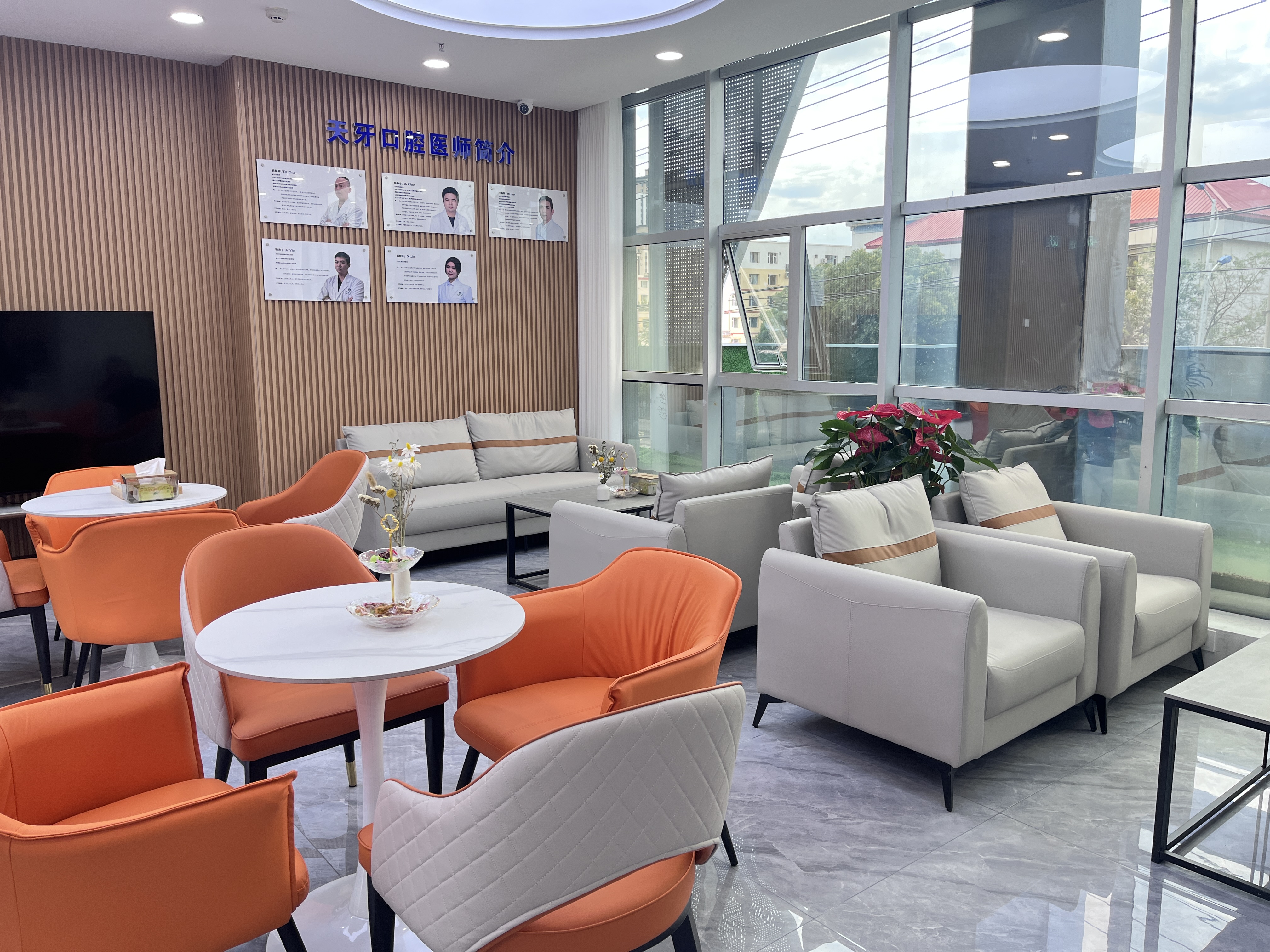 一、北京維樂口腔醫(yī)院口碑評價之正規(guī)資質(zhì)與專精團(tuán)隊www.sorencai.cn