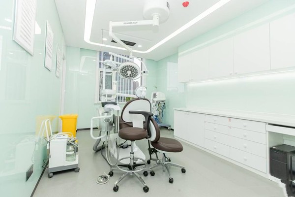 六、地址、聯(lián)系方式及營(yíng)業(yè)時(shí)間