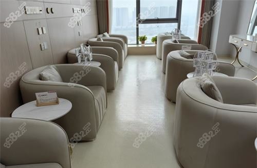 西安國醫(yī)中心整形醫(yī)院等候區(qū)