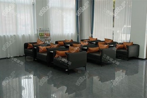 玉溪牙博仕口腔候診區(qū)