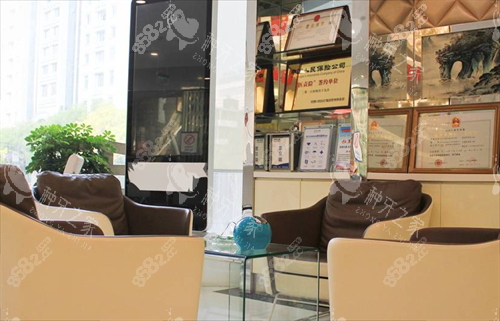 貴陽(yáng)拜爾口腔等候區(qū)