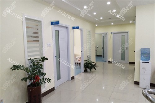 深圳啟正口腔治療區(qū)