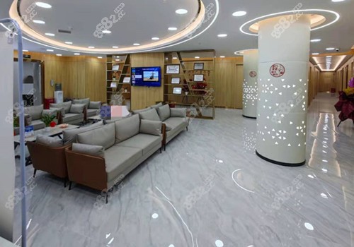 雅安優(yōu)諾口腔大廳休息等待區(qū)環(huán)境