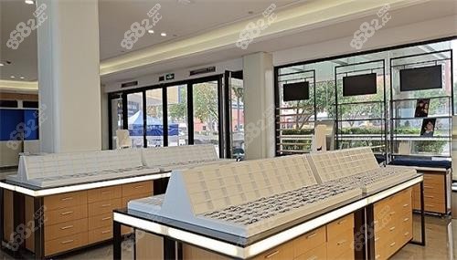 廣州愛爾眼科醫(yī)院配鏡區(qū)