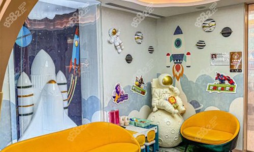 北京勁松口腔（部）兒童等待區(qū)