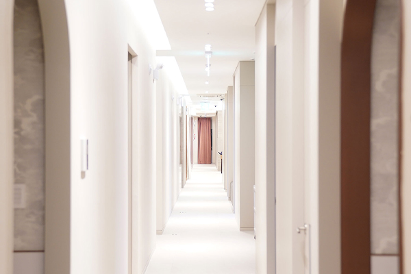 二、JRYN與WYNE皮膚科核心項(xiàng)目對(duì)比分析