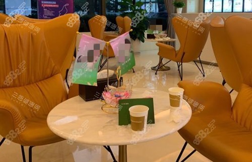 昆明嬌點(diǎn)整形休息等待區(qū)環(huán)境