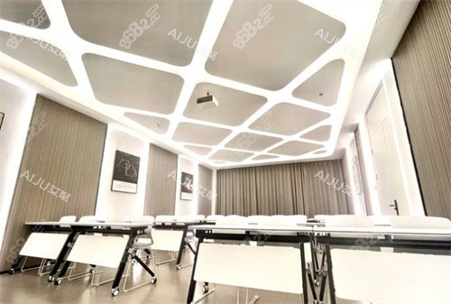 南京牙博士口腔河西店會(huì)議室