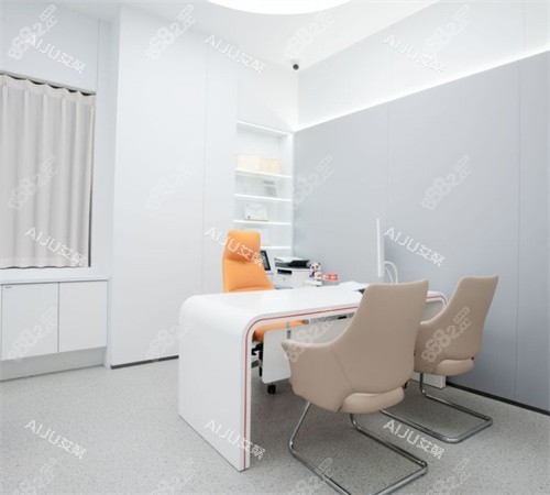 南京牙博士口腔醫(yī)生面診室