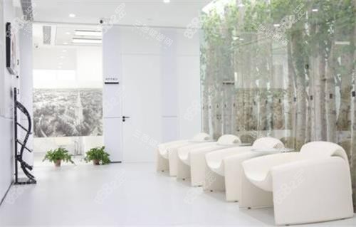 南京德牙聯(lián)合口腔等候區(qū)