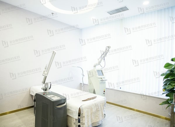 北京協(xié)和醫(yī)院整形科價(jià)目表2026年度更新：雙眼皮5200元起，隆胸吸脂價(jià)格全公開