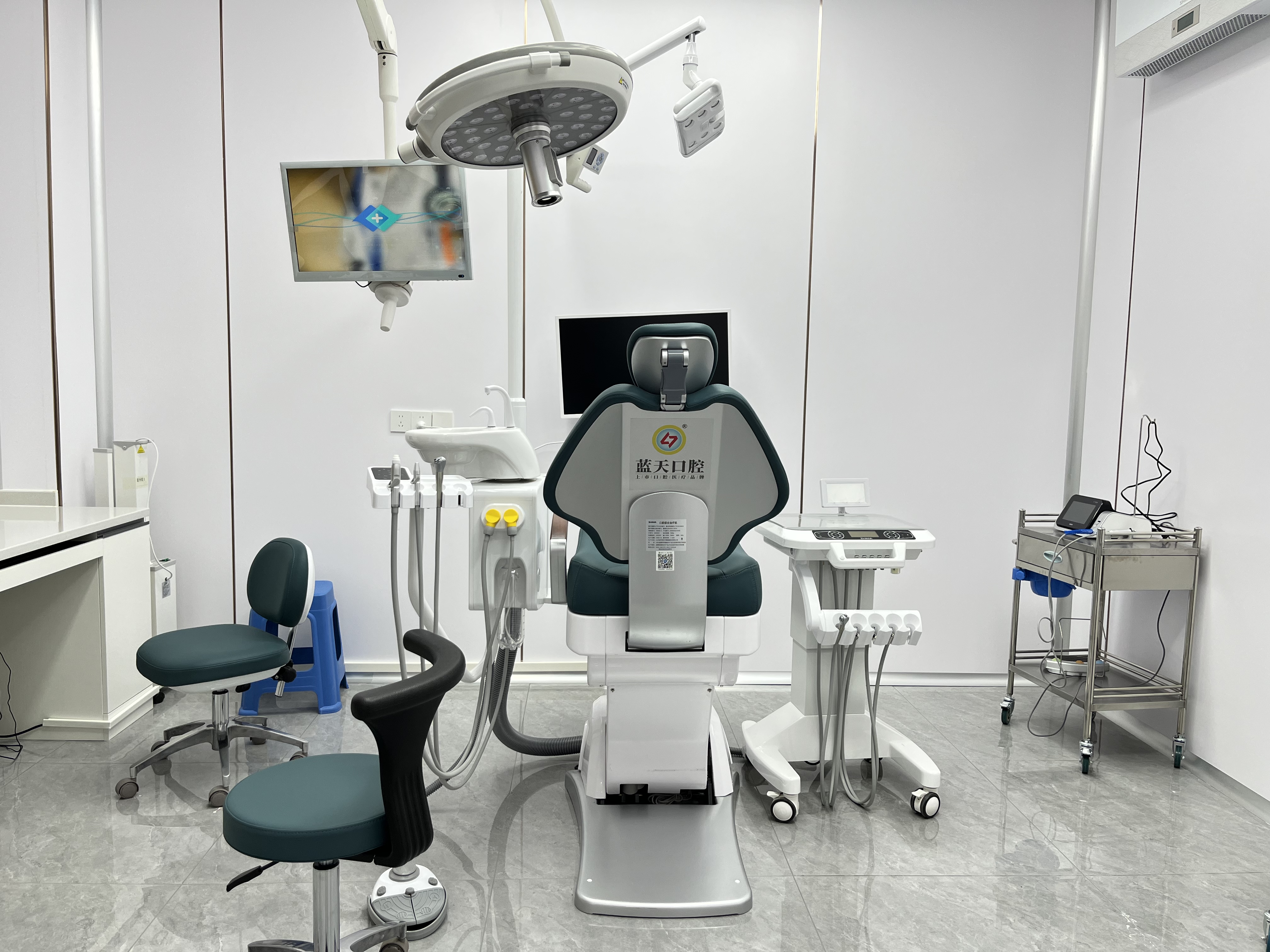 昆明團(tuán)圓口腔醫(yī)院種植科醫(yī)生技術(shù)有多牛？