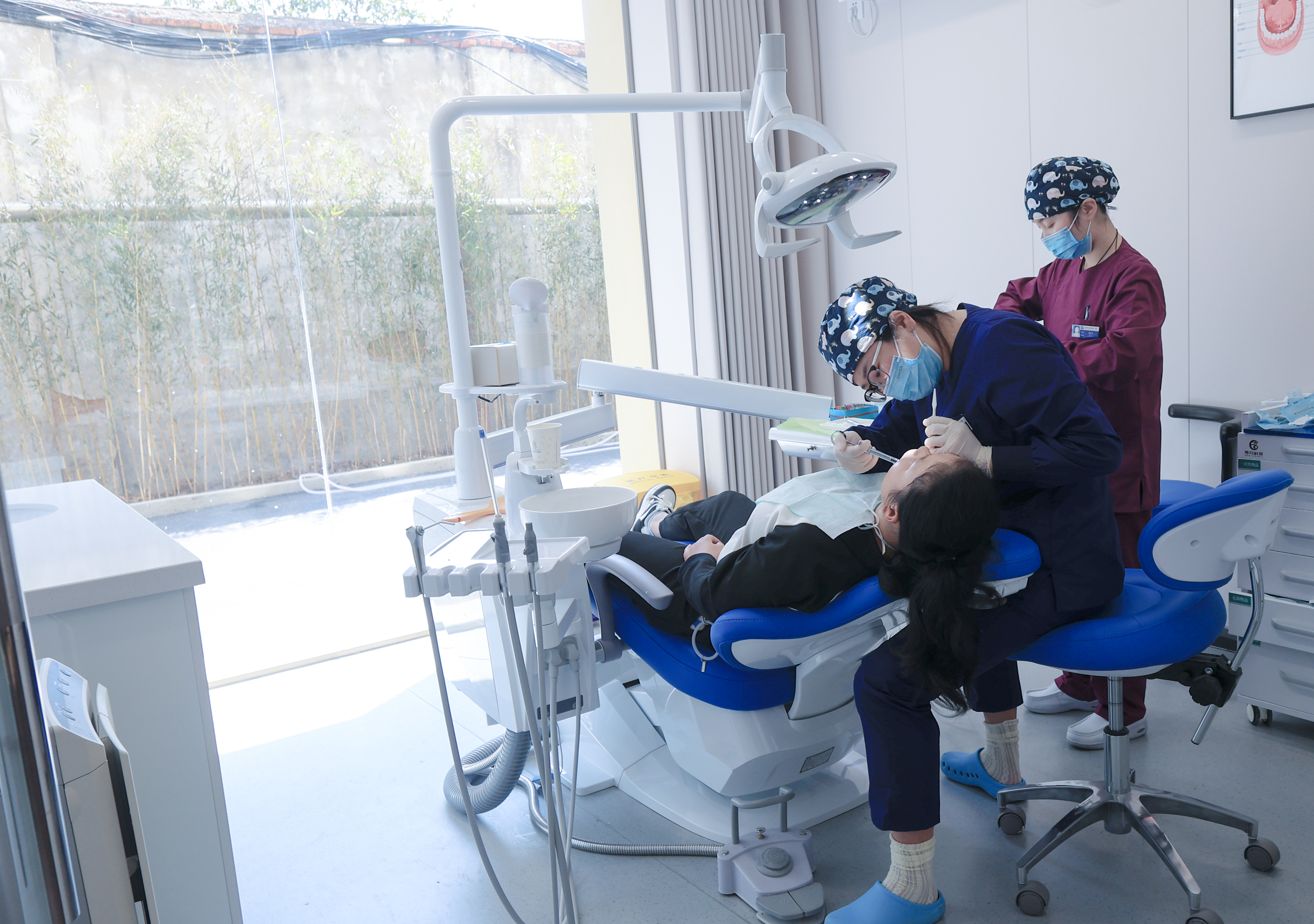 昆明美奧口腔醫(yī)生團(tuán)隊(duì)怎么樣？博士領(lǐng)銜，實(shí)例超3萬例