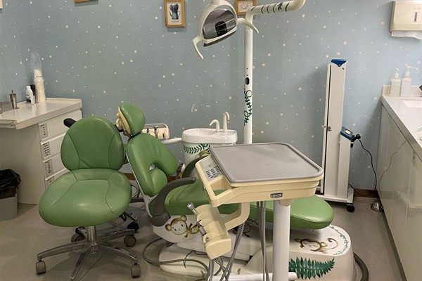 內(nèi)江醫(yī)大口腔醫(yī)院24小時(shí)人工客服：預(yù)約掛號不用等，3步搞定省時(shí)又省力