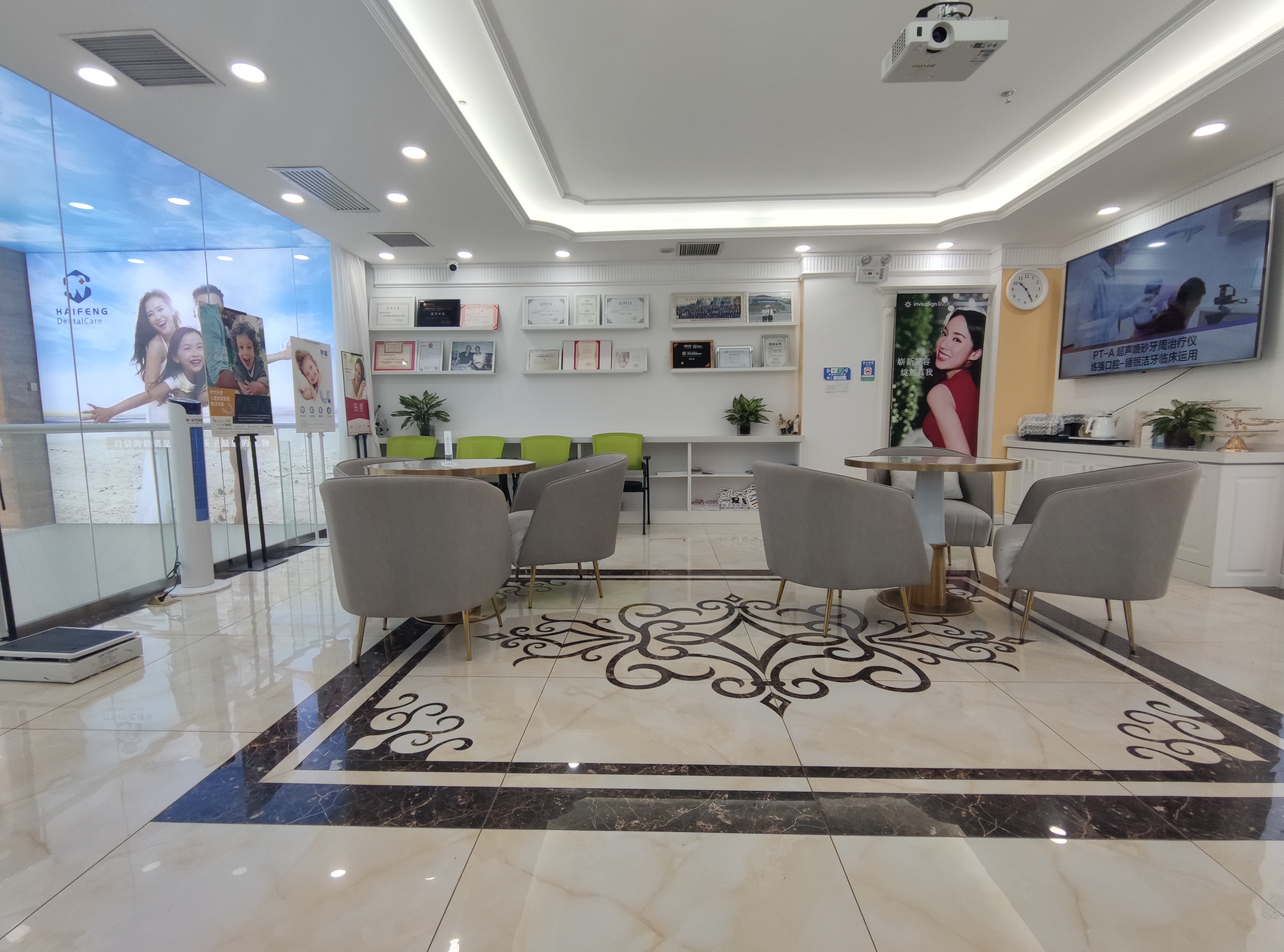 青島坤昊口腔連鎖靠譜嗎？坤昊口腔醫(yī)療正規(guī)資質(zhì)，種牙2800元起/矯正12800元起