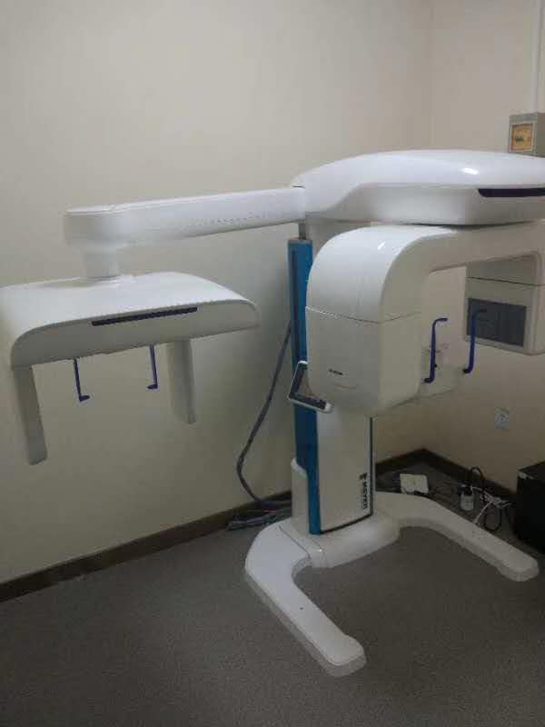 六、上海西郊眾植口腔門診部醫(yī)生介紹：從業(yè)多年骨干醫(yī)生團隊坐診