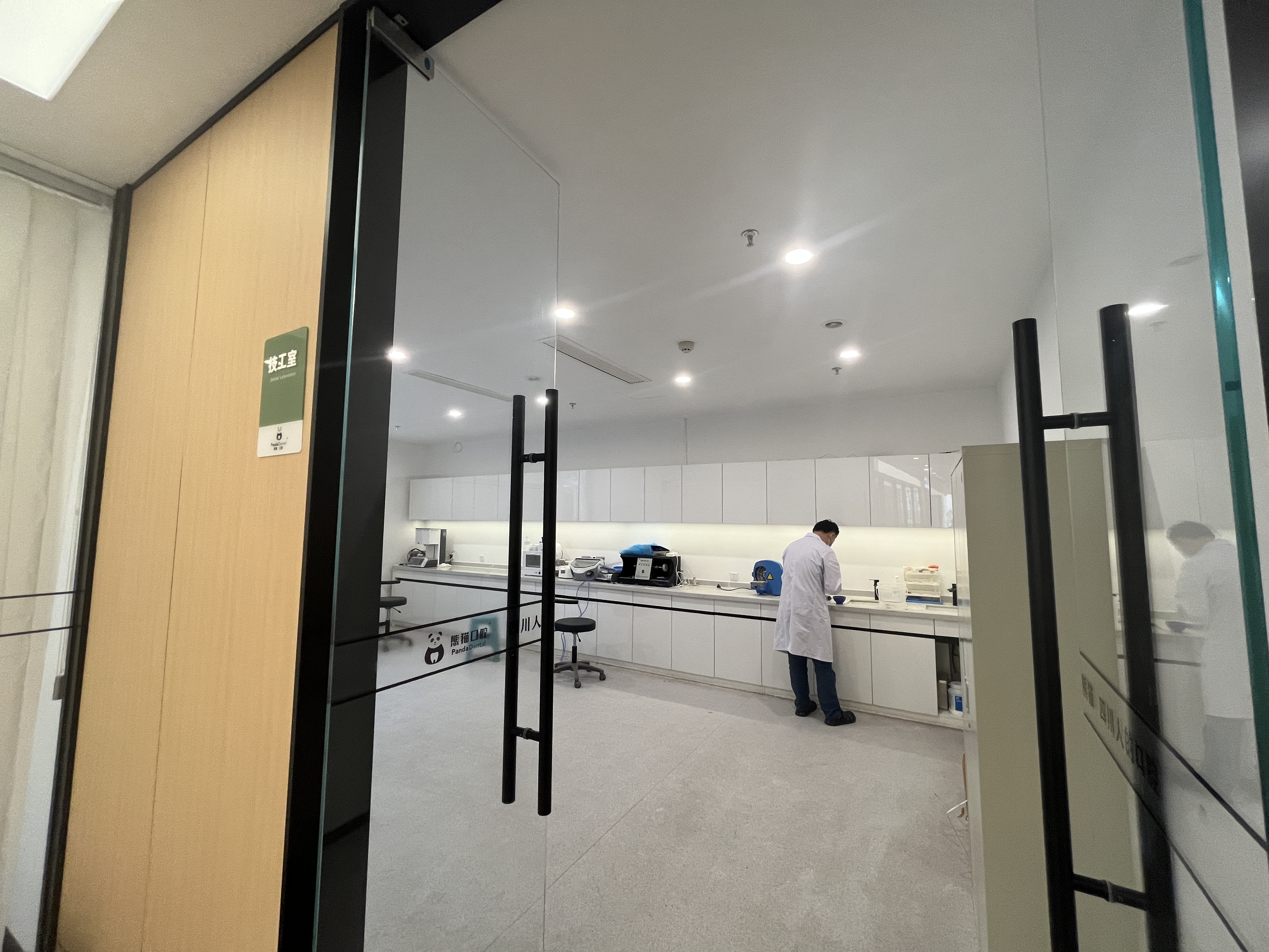 漢中小虎牙口腔地址電話：位置好找，預(yù)約方便