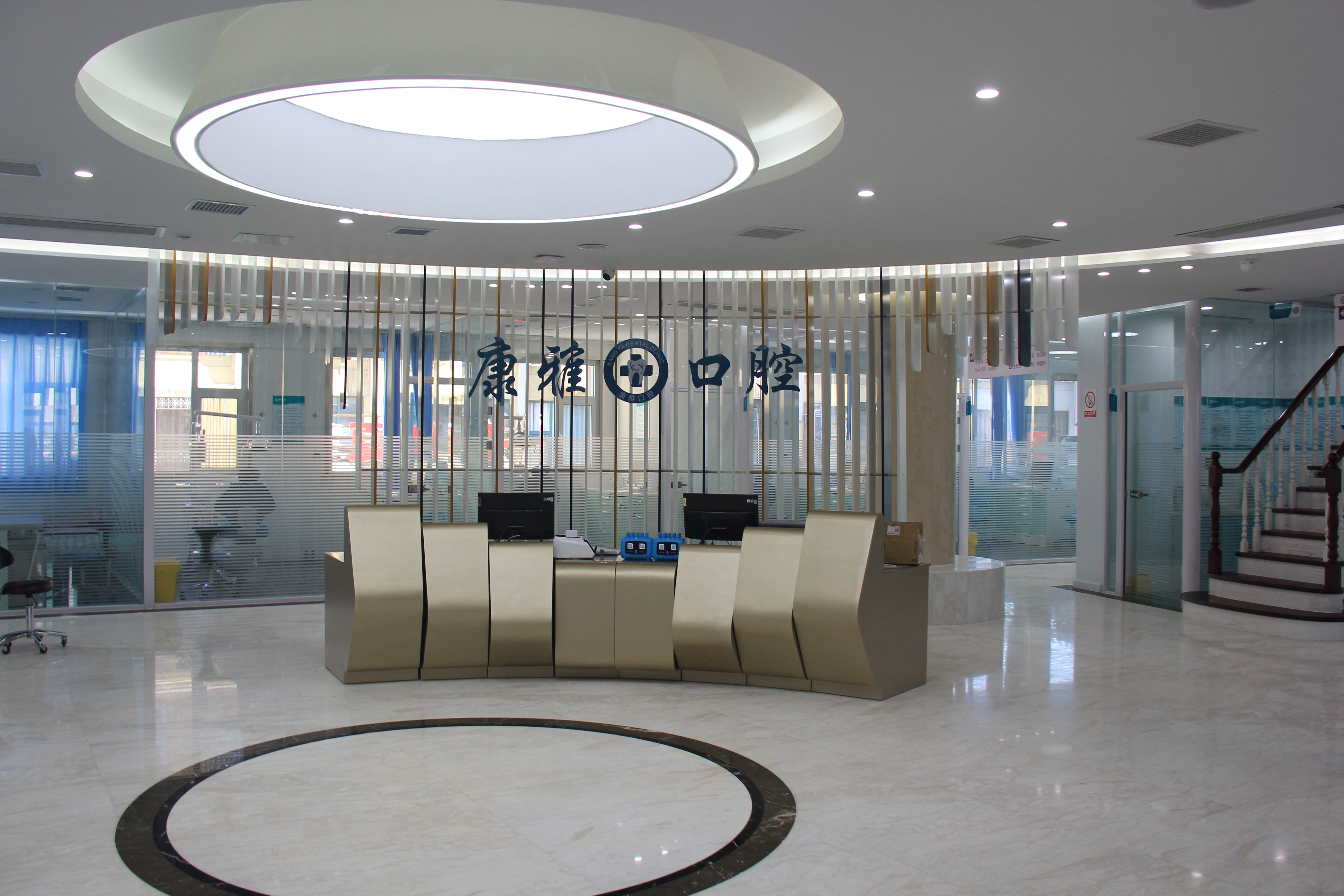 上海西郊眾植口腔門診部收費(fèi)價(jià)目表公開：2026年種植牙980元/顆起、矯正8800元起、補(bǔ)牙258元/顆起！ 