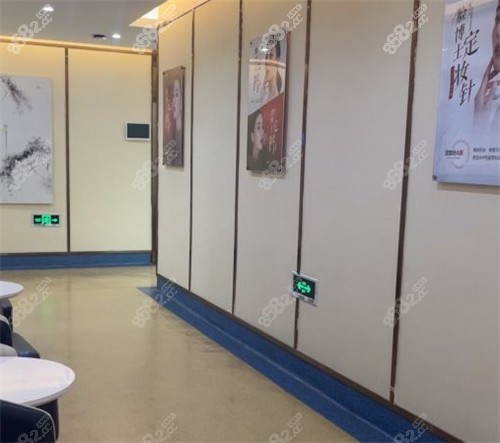 廈門臉博士醫(yī)療美容醫(yī)院走廊環(huán)境圖片